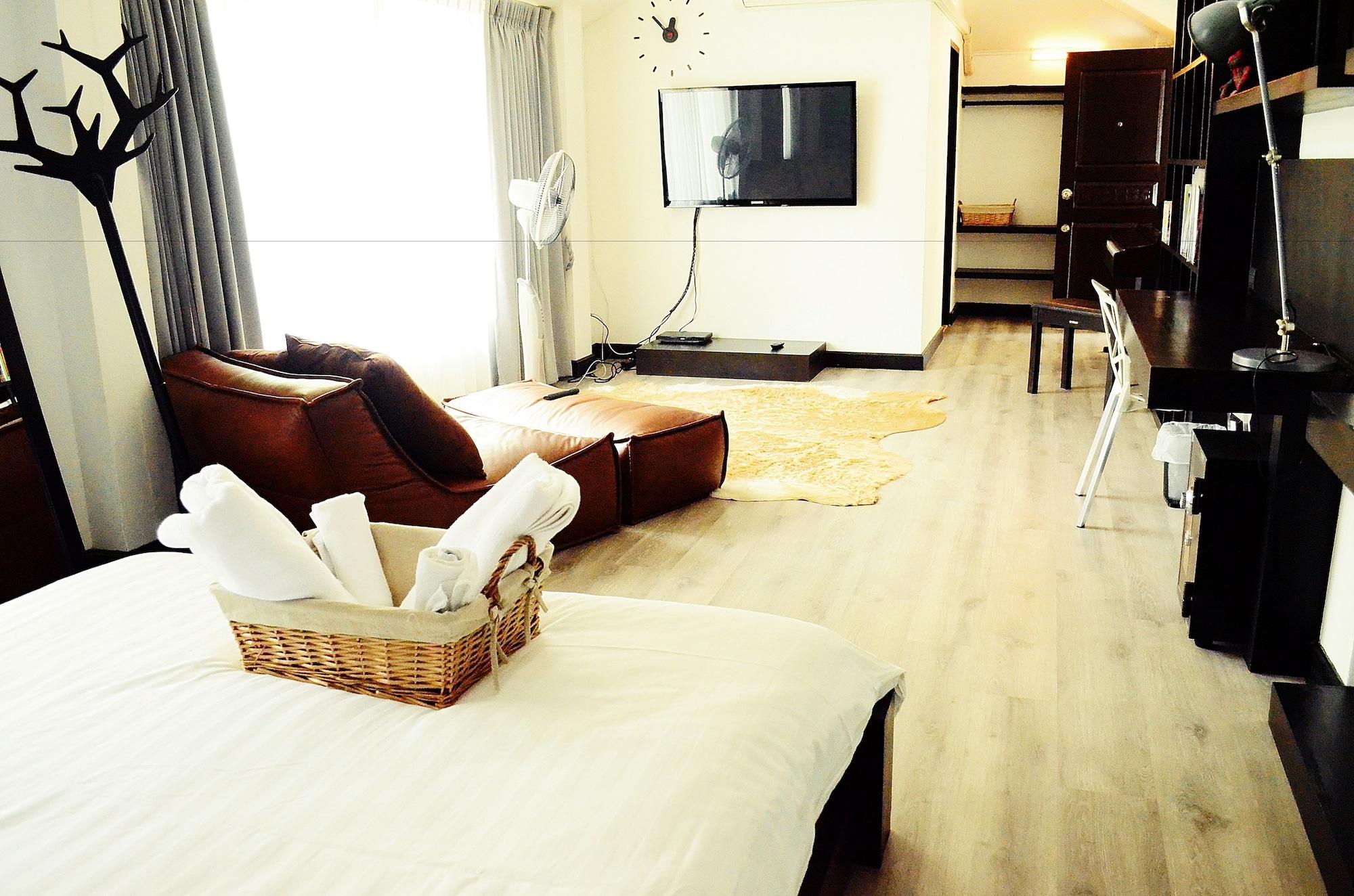 צ'יאנג מאי Early Bird Bed & Breakfast (Adults Only) מראה חיצוני תמונה